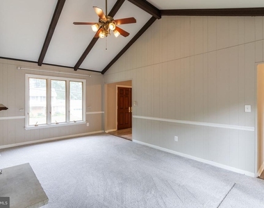 4126 Lenox Drive - Photo Thumbnail 5