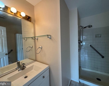 12302 Sleepy Lake Court - Photo Thumbnail 15