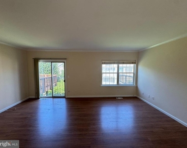 12302 Sleepy Lake Court - Photo Thumbnail 6
