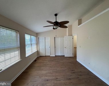 12302 Sleepy Lake Court - Photo Thumbnail 13