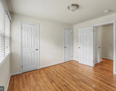 10708 Norman Avenue - Photo Thumbnail 9