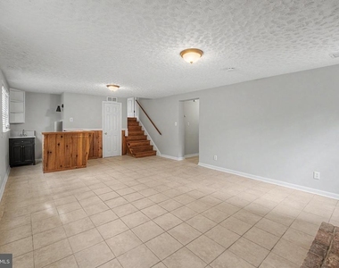 10708 Norman Avenue - Photo Thumbnail 16