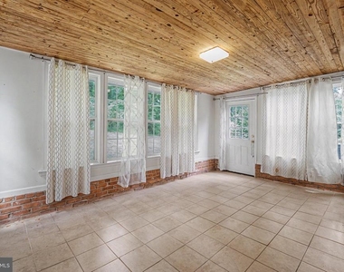 10708 Norman Avenue - Photo Thumbnail 14