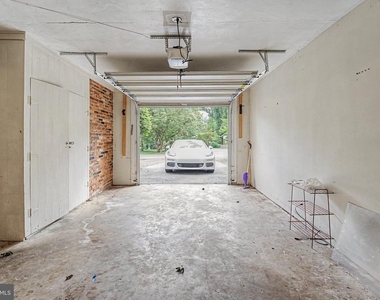 10708 Norman Avenue - Photo Thumbnail 22