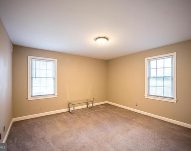 2805 Arlington Boulevard - Photo Thumbnail 11