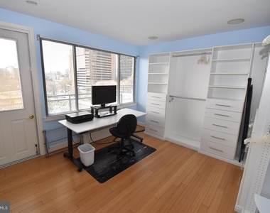 1121 Arlington Boulevard - Photo Thumbnail 6