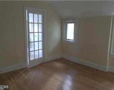 4022 N 25th Road N - Photo Thumbnail 9