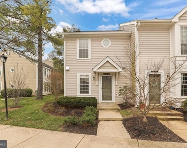 2403 S Walter Reed Drive S - Photo Thumbnail 22