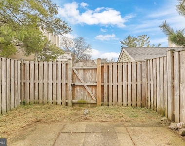 2403 S Walter Reed Drive S - Photo Thumbnail 21