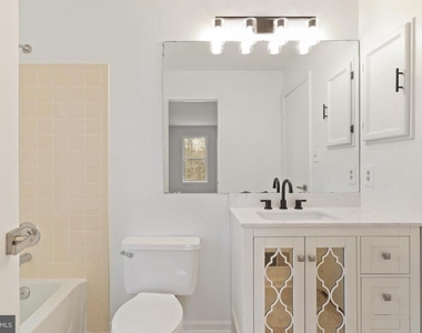 2403 S Walter Reed Drive S - Photo Thumbnail 16