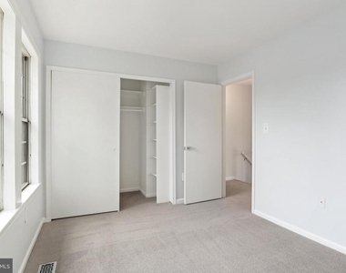 2403 S Walter Reed Drive S - Photo Thumbnail 18