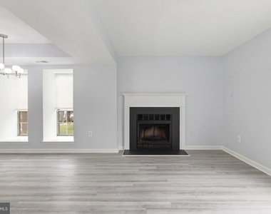2403 S Walter Reed Drive S - Photo Thumbnail 9