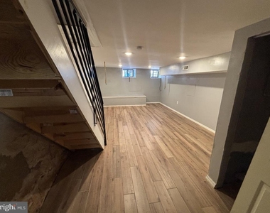 1717 Fontain Street - Photo Thumbnail 9