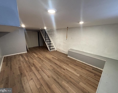 1717 Fontain Street - Photo Thumbnail 10