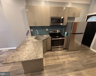 1717 Fontain Street - Photo Thumbnail 2