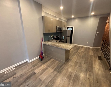 1717 Fontain Street - Photo Thumbnail 1
