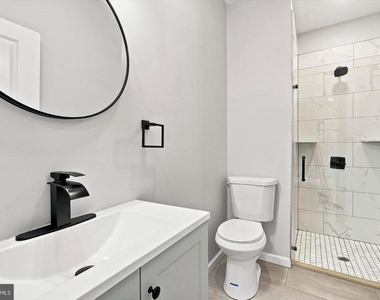 623 W Oxford Street - Photo Thumbnail 4