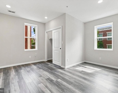 623 W Oxford Street - Photo Thumbnail 5