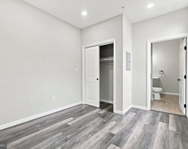 623 W Oxford Street - Photo Thumbnail 4