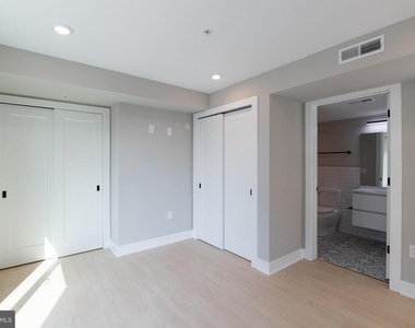 6604 Ridge Avenue - Photo Thumbnail 6