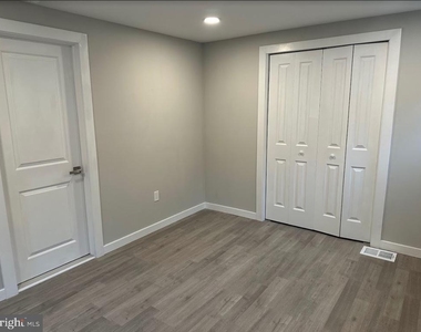 7028 Ridge Avenue - Photo Thumbnail 6