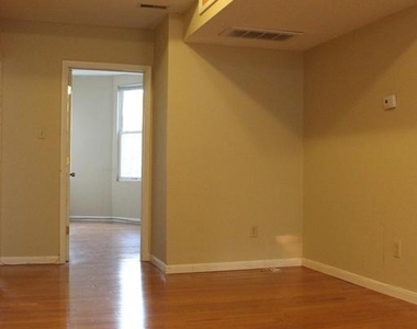 436 N 32nd Street - Photo Thumbnail 4