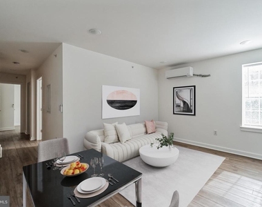 405 S 42nd Street - Photo Thumbnail 4