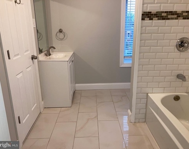 2225 W Thompson Street - Photo Thumbnail 1