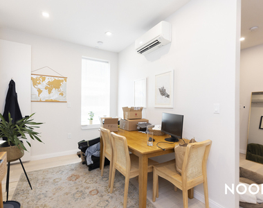 978 Kent Ave - Photo Thumbnail 11