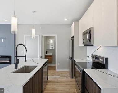 1000 W Girard Avenue - Photo Thumbnail 26