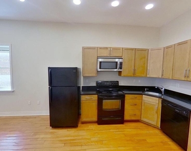 1412 W Susquehanna Avenue - Photo Thumbnail 2