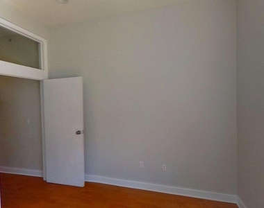 1412 W Susquehanna Avenue - Photo Thumbnail 24