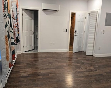 217 Green Lane - Photo Thumbnail 17