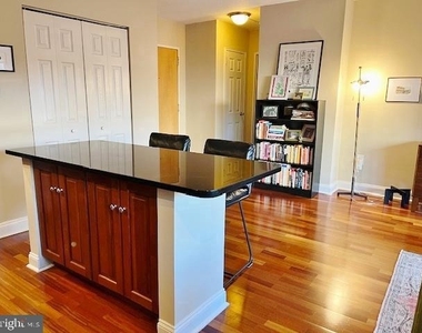 2101 Chestnut Street - Photo Thumbnail 4