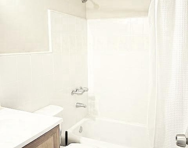 2101 Chestnut Street - Photo Thumbnail 8