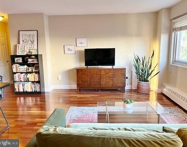 2101 Chestnut Street - Photo Thumbnail 6