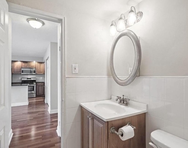 2101 Chestnut Street - Photo Thumbnail 9