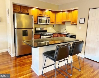 2101 Chestnut Street - Photo Thumbnail 2