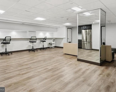 2101 Chestnut Street - Photo Thumbnail 12