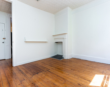 33 Montrose Ave - Photo Thumbnail 10