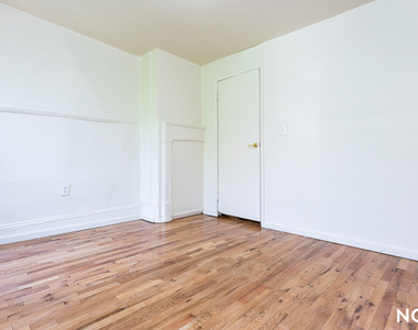 33 Montrose Ave - Photo Thumbnail 17