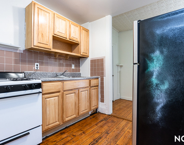33 Montrose Ave - Photo Thumbnail 8