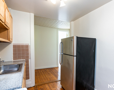 33 Montrose Ave - Photo Thumbnail 7