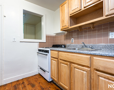 33 Montrose Ave - Photo Thumbnail 6