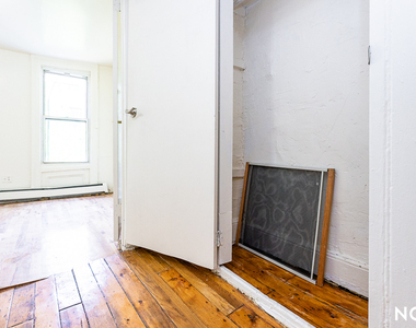 33 Montrose Ave - Photo Thumbnail 14