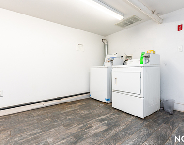 33 Montrose Ave - Photo Thumbnail 1
