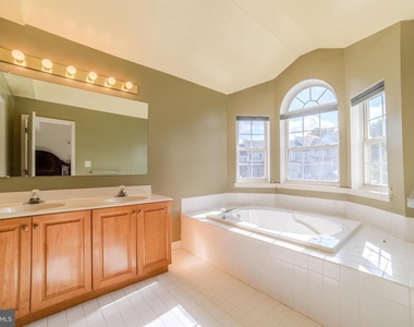 651 Fawn Circle - Photo Thumbnail 14