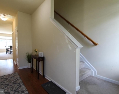 316 Ross Court - Photo Thumbnail 1