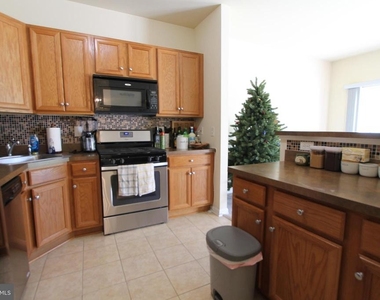 316 Ross Court - Photo Thumbnail 12