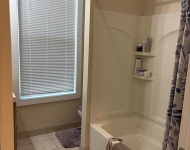 99 S Lansdowne Avenue - Photo Thumbnail 9